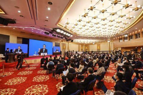 李克強：今年政府支出更多向民生領(lǐng)域傾斜，特別是義務(wù)教育和基本醫療